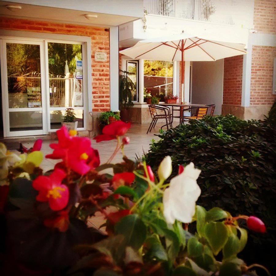 Costa Limay Hotel